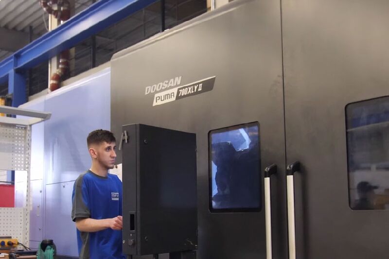 Video CNC-Drehmaschine Puma 700